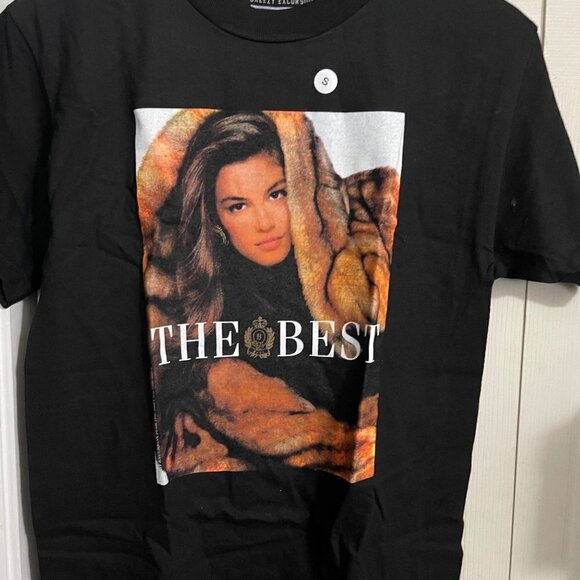 Breezy Excursion Mens NWOT Black Sexy Woman Graphic Short Sleeve Shirt Small - Picture 3 of 5